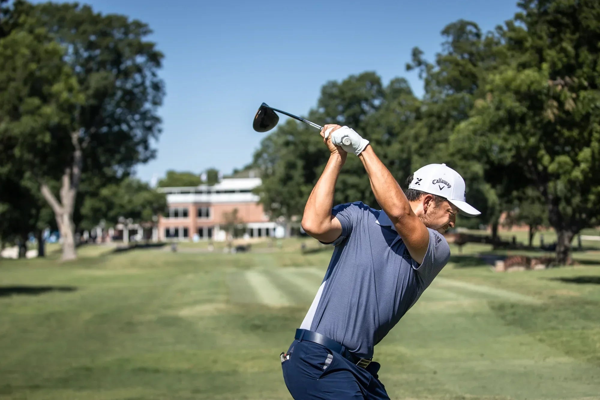 Xander Schauffele swinging